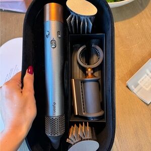 Dyson Airwrap Complete (Latest Model) – Like New, Used Only 8 Times